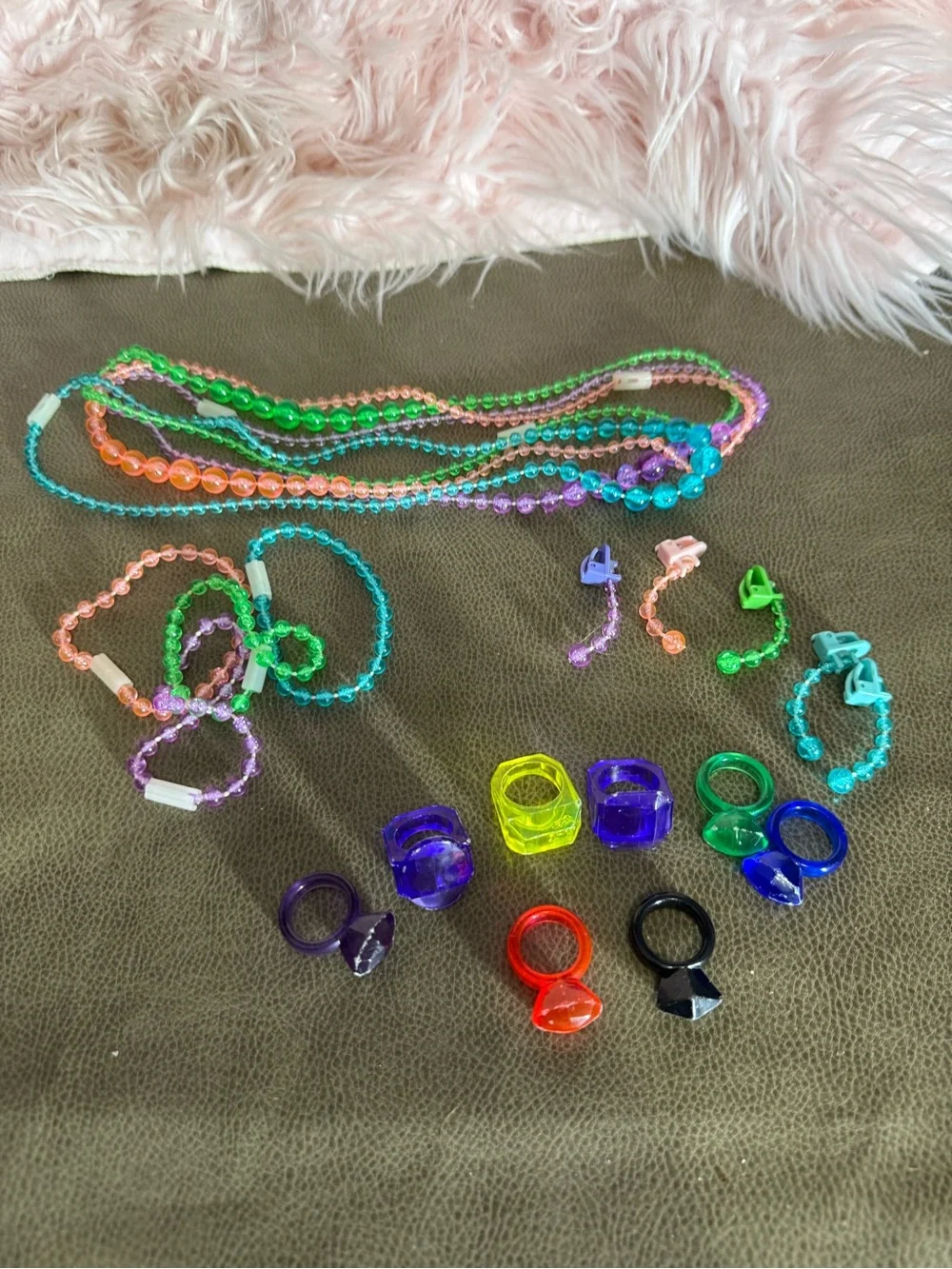 Pretty pretty princess board game Vinatge replacement jewelry pieces